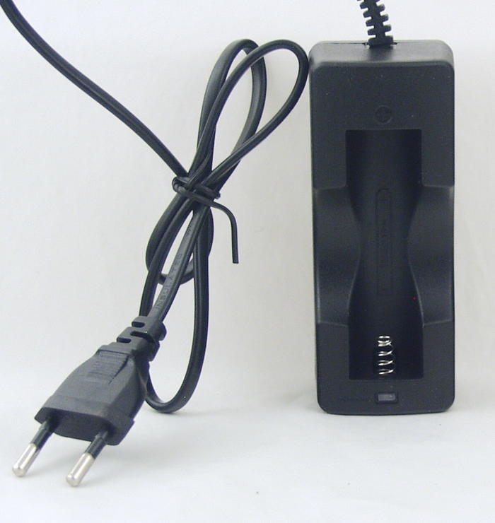 Купить оптом Зарядное устройство для 1 шт. 18650 шнур от сети в Украине