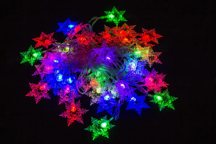 Купити оптом Купити Гірлянда 20 LED Теплий білий Сніжинки на прозорому дроті (4 метри) G810 оптом - ціна 27 грн в Україні 