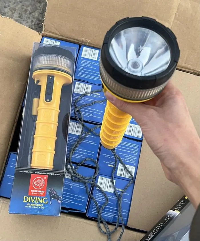 Купити оптом Купити Підводний ручний ліхтар FTT700BK1 (на батарейках R20 4 шт) оптом - ціна 158 грн в Україні , зображення 2